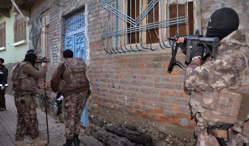 Diyarbakır’da 4 tutuklama
