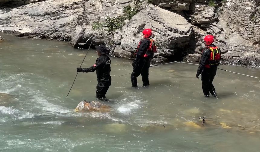 Hakkari'de ekipler kayıp İbrahim için seferber oldu