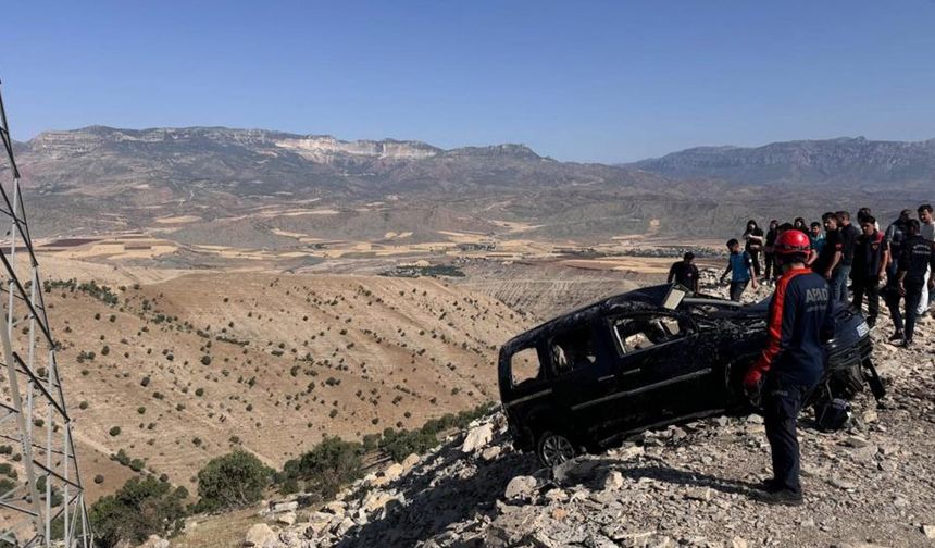 Şırnak'ta kamyonet şarampole devrildi: Aynı aileden 3 kişi öldü