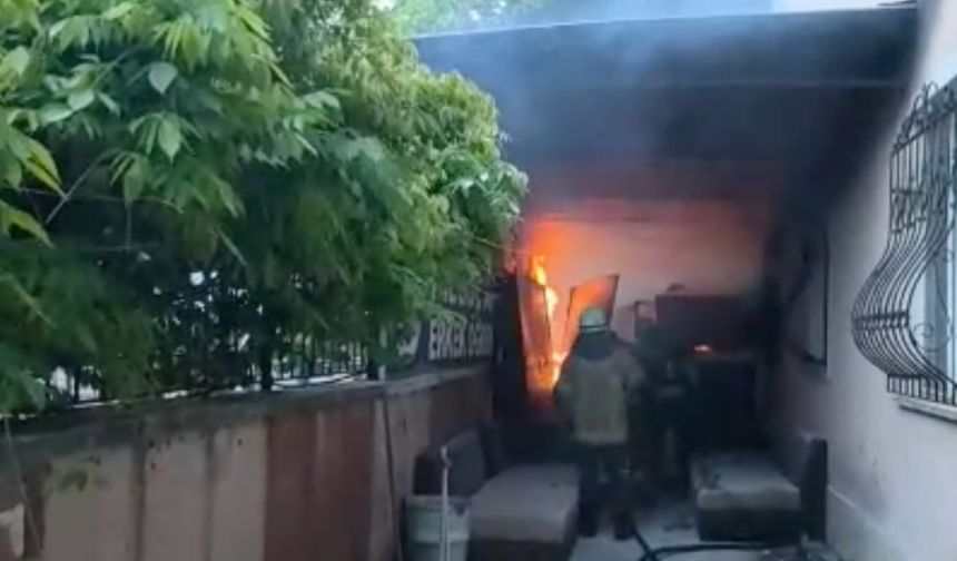 Bursa'da bir vakfa ait öğrenci yurdunda yangın!