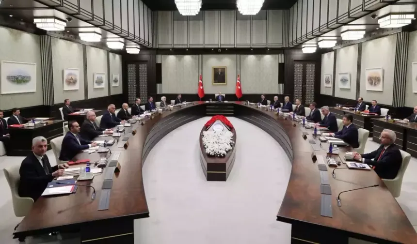 Kabine bugün toplanıyor: Masada hangi konular var?
