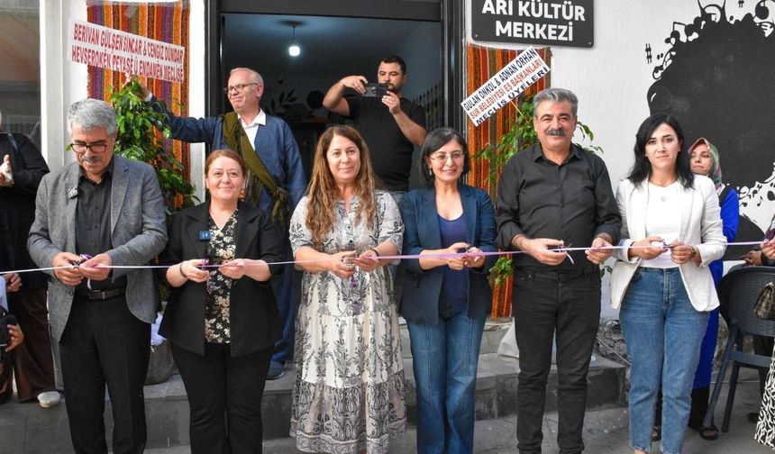 Diyarbakır Bağlar’ın beklediği kültür merkezi açıldı