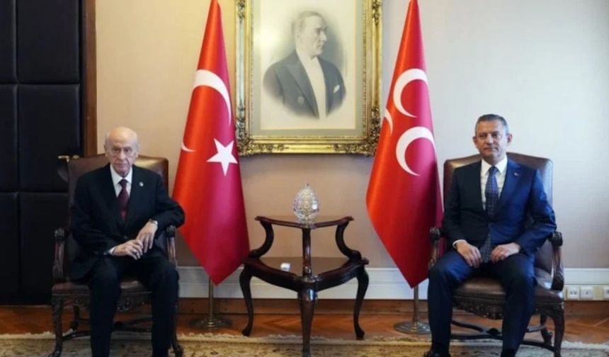 Devlet Bahçeli, Özgür Özel'i aradı