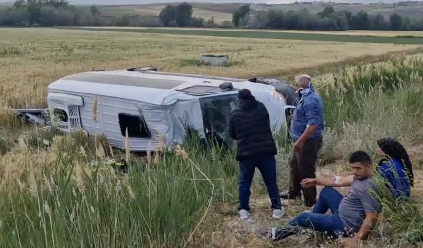 Düğün konvoyu kana bulandı: 17 yaralı