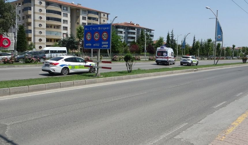 Kocasıyla tartışan kadın seyir halindeki arabadan kendini attı