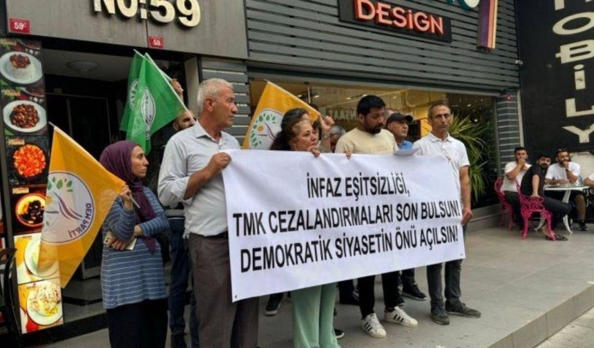 DEM Parti, İstanbul’da ‘infaz düzenlemesini’ protesto etti
