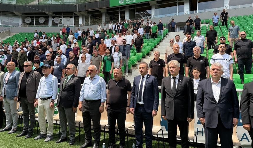 Sakaryaspor'da olağanüstü genel kurul: Yeni başkan seçildi