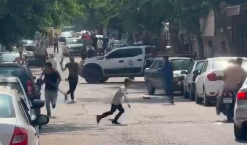 Siverek karıştı: Silahlar patladı, satırlar ve taşlar havada uçuştu!