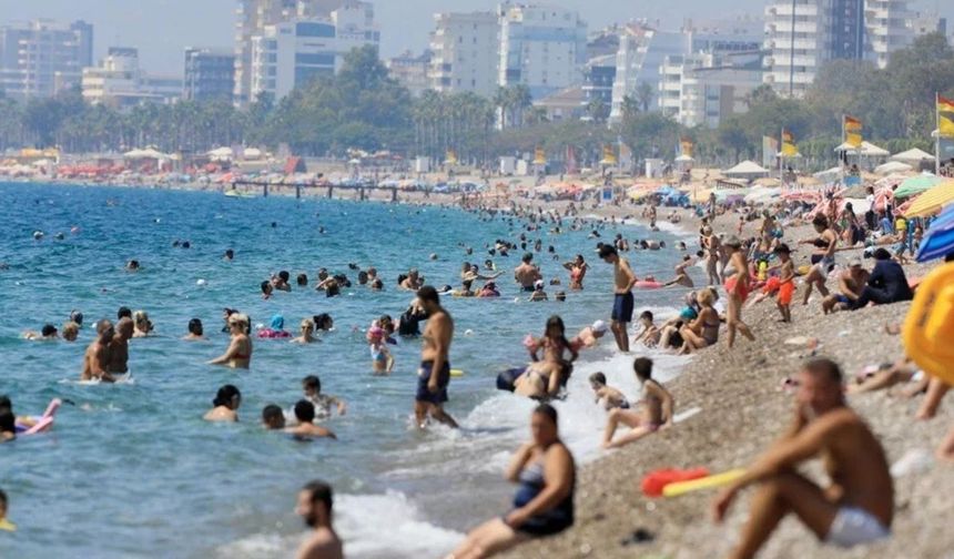 Antalya 95 yılın en sıcak yazını yaşıyor