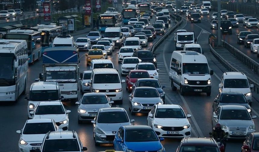 Trafikte zorunlu oldu: Artık araçlara taktırılacak