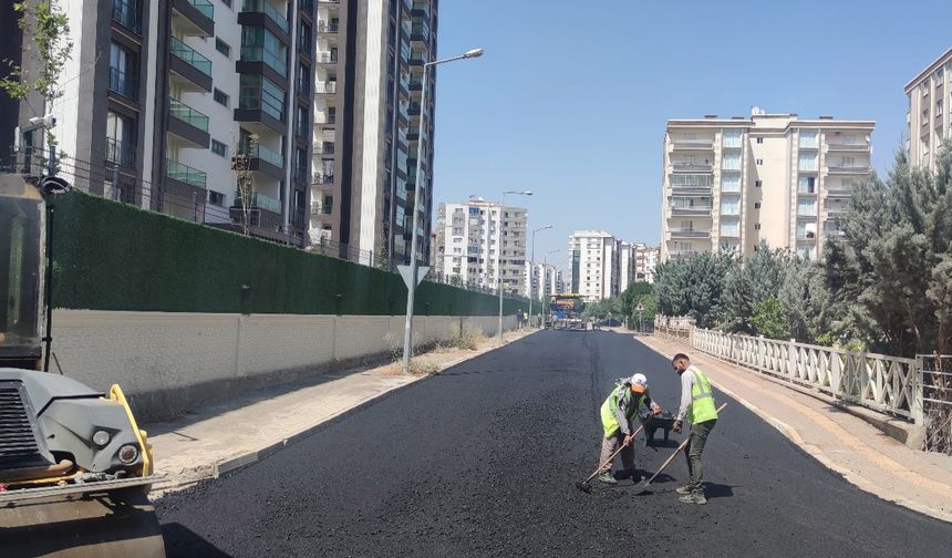 Diyarbakır’da cami yolları ve okul bahçesi asfaltlandı
