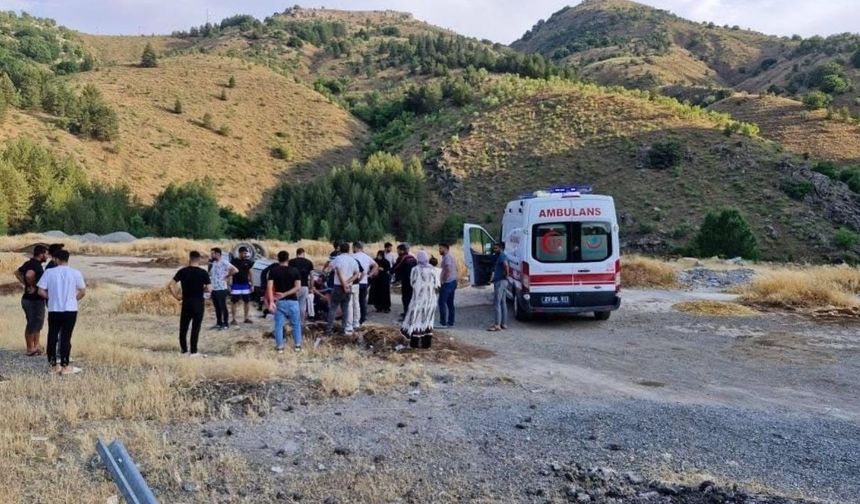 Elazığ'da virajı alamayan otomobil takla attı: 2’si ağır 5 yaralı