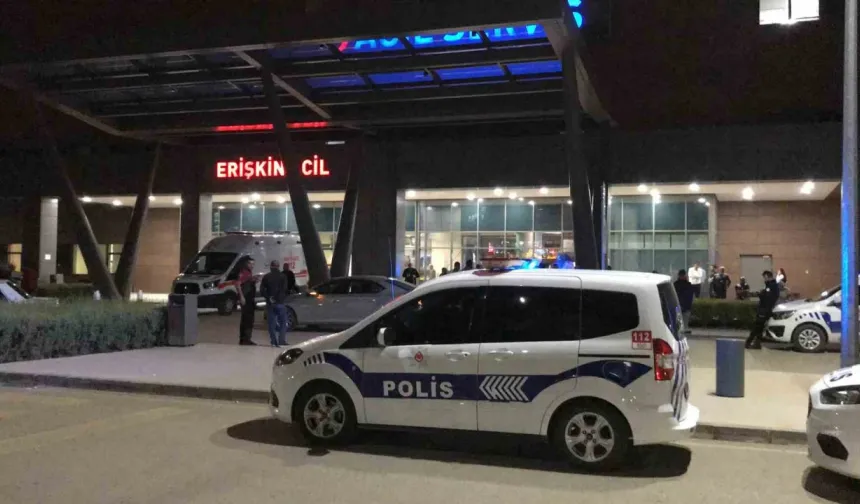 Belediye Başkanı altyapı çalışmalarında boruların altında kalarak yaralandı