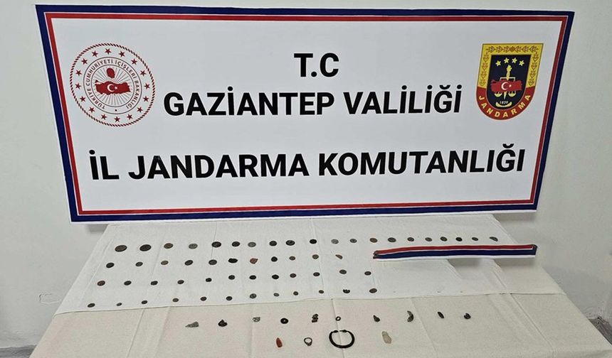Gaziantep'te tarihi 80 sikke ile 14 obje ele geçirildi