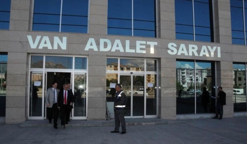Van’da sosyal medya paylaşımı nedeniyle bir akademisyen tutuklandı