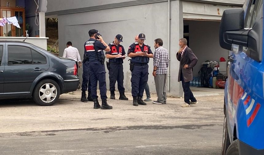 Yaralı halde ev basıp 4 kişiyi yaraladı