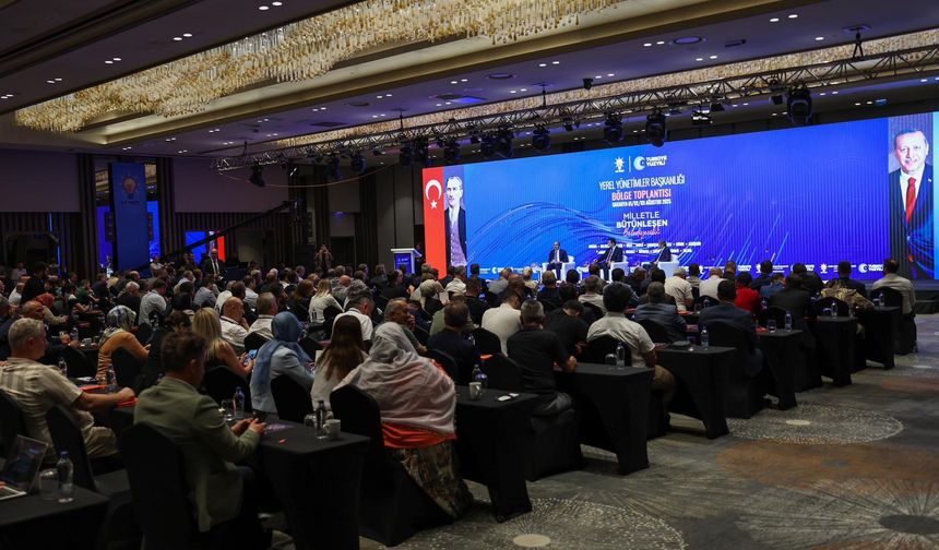 AK Partili belediye başkanları özel gündemlerle toplandı