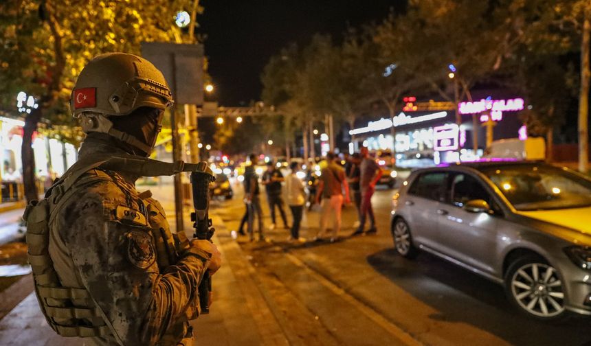 Diyarbakır’da 300 polisin katılımıyla kapsamlı uygulama