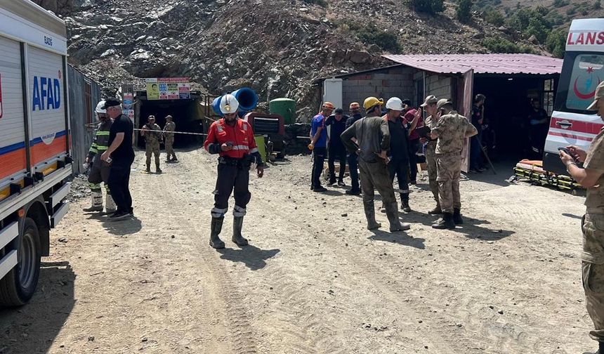 Elazığ’daki göçükte mucize yaşandı