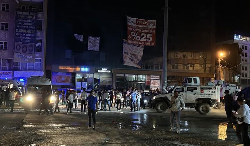 Hakkari’de tehlikeli anlar, ortalık bir anda karıştı