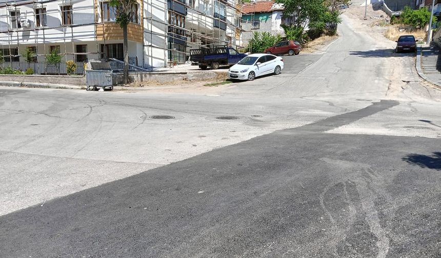 Sürücü fren yerine gaza bastı: 2 yaralı