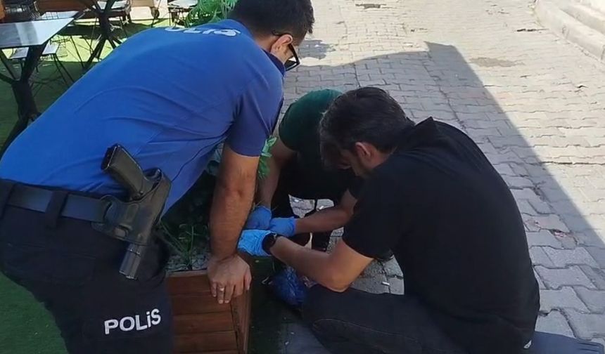 Cadde ortasında silahlı saldırıya uğradı