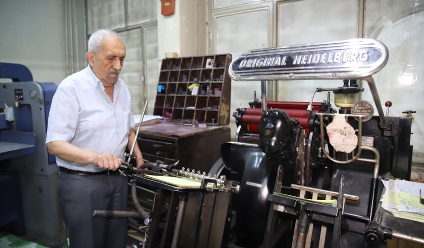 Mürekkep kokusu arasında geçen bir ömür