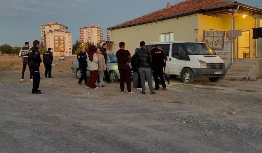 Kar maskeli saldırganlardan baba ve oğluna kanlı pusu