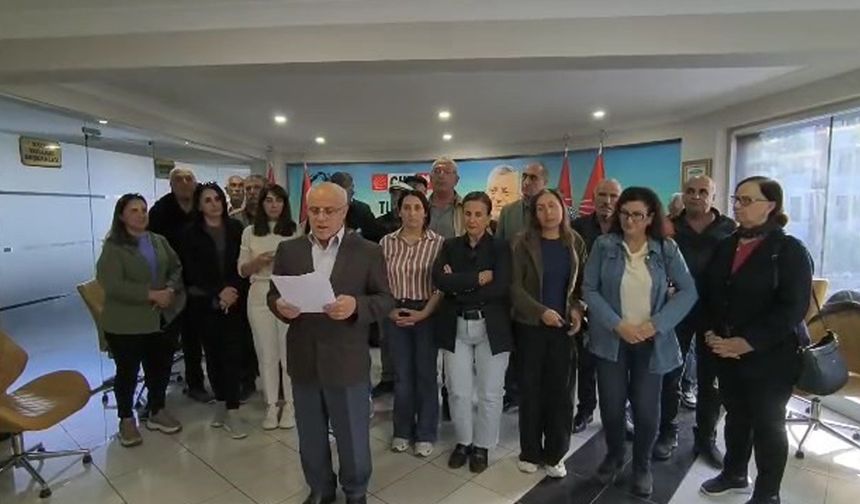 CHP’li başkan ve yöneticiler kendilerini il binasına kilitledi