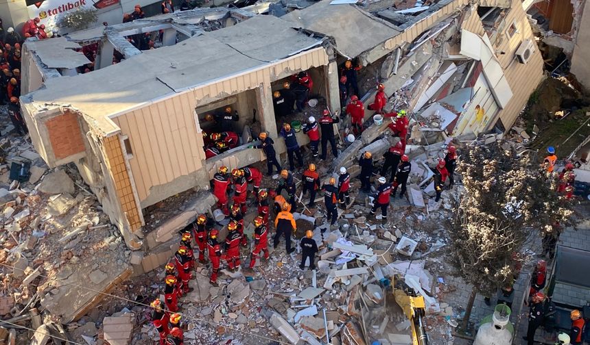 Gebze'de çöken binada enkaz altında kalanların isimleri belli oldu