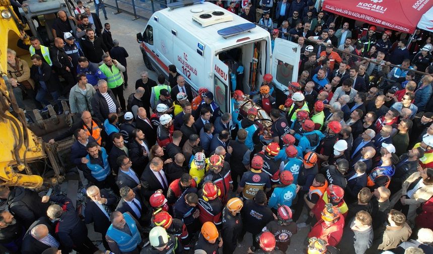 Gebze’de yürekleri dağlayan kurtuluş: 18 yaşındaki Dilara enkazdan sağ çıkarıldı