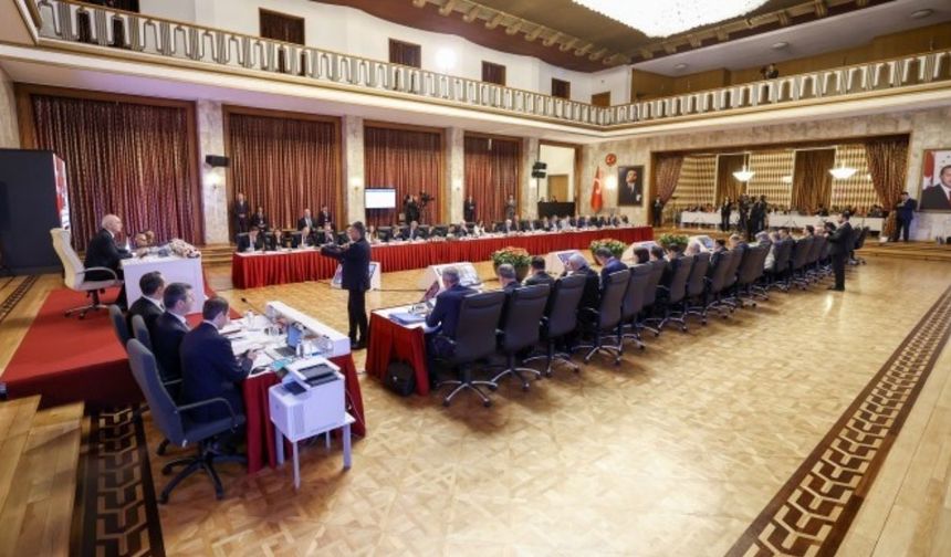 Komisyon toplantısında gençler ve kadınlar dinlendi