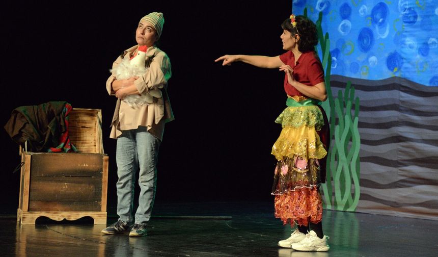 Zarokistan’daki çocuklara özel tiyatro