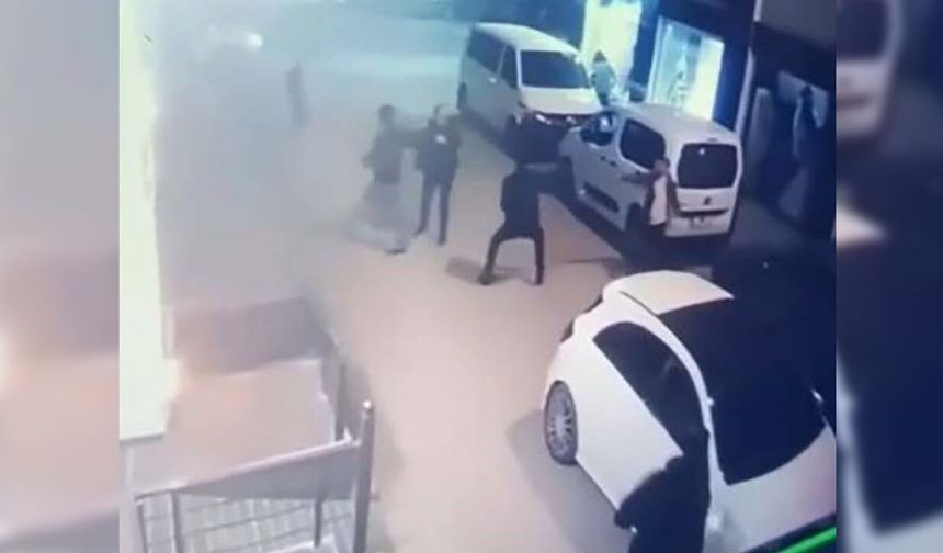 Van'da baba ve oğlunun öldürülme anı kamerada