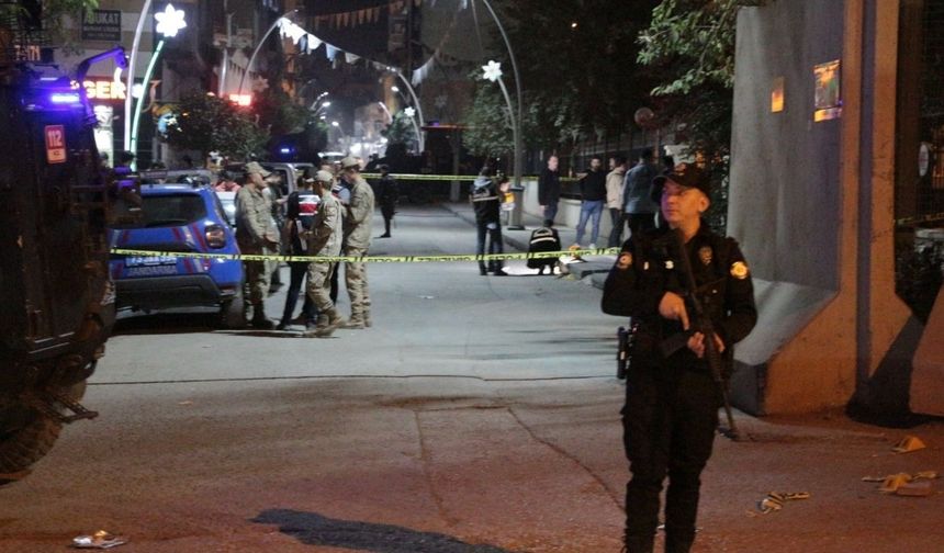 Adliye çıkışında silahlı saldırı: 2 ağır yaralı