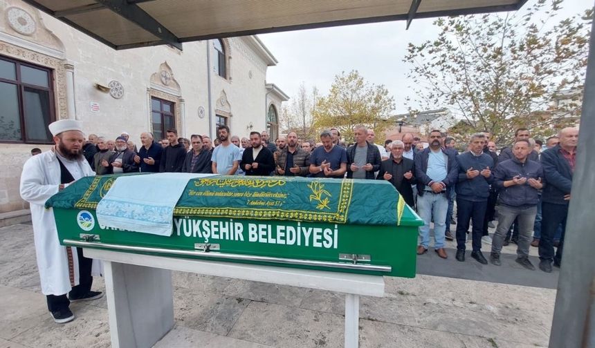 Anne ve oğlu birer gün arayla toprağa verildi