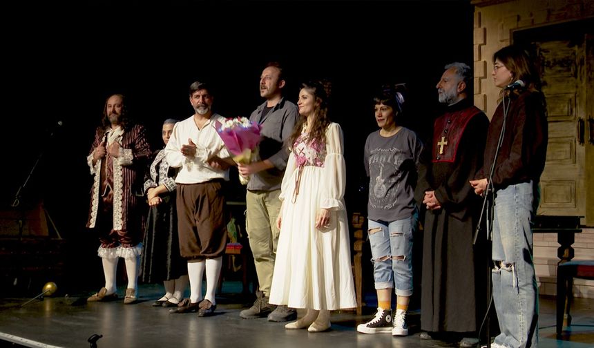 Diyarbakır belediye tiyatrosu Ankara'da sahne aldı