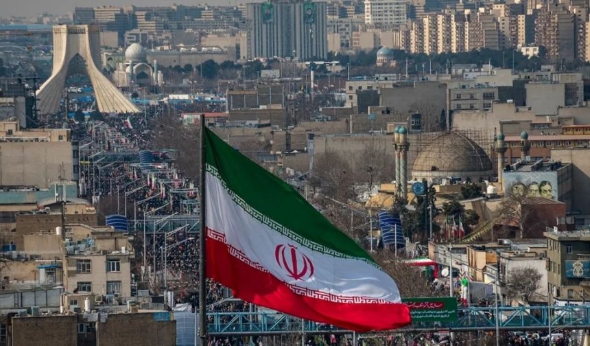 İran'da 30 gözaltı: Casusluk iddiası