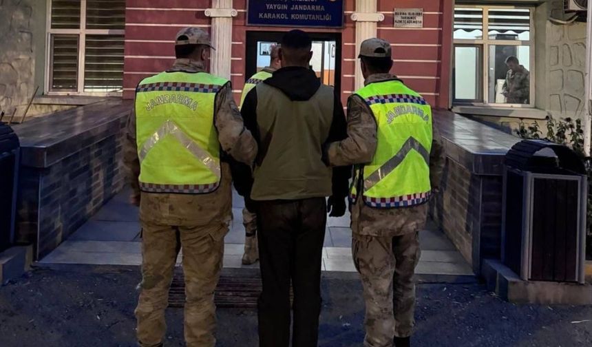 Muş'ta baba ve oğlu bir eve silahlı saldırı düzenledi