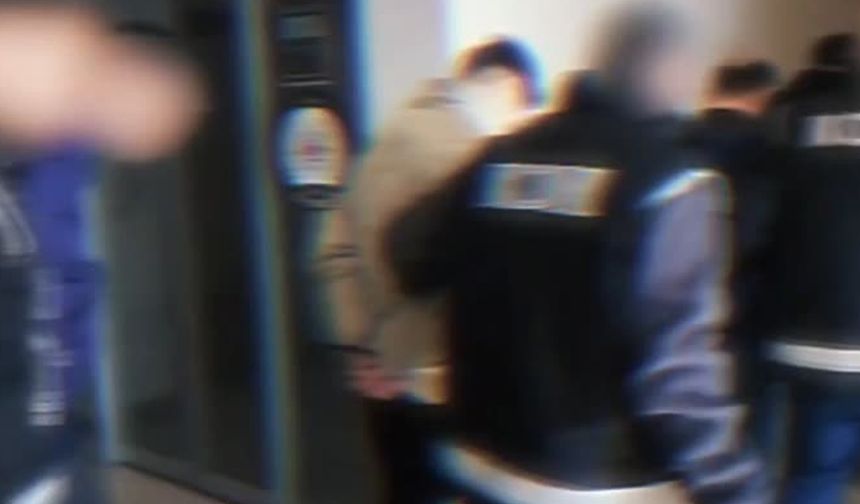 Sahte bankacılar yakayı ele verdi