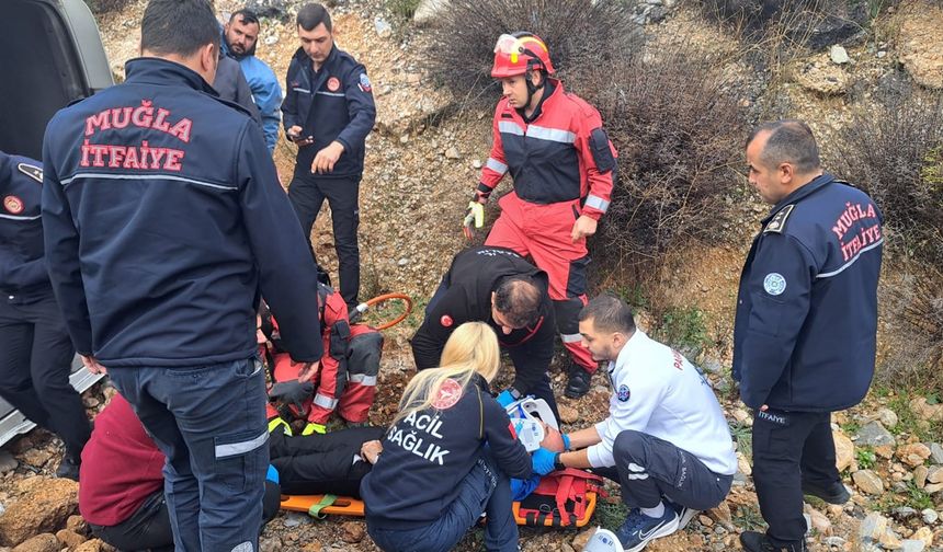 Yolcu minibüsü devrildi: 13 yaralı