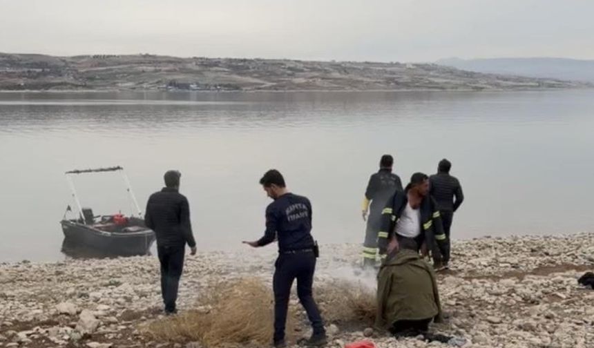 Adıyaman’da tekne alabora oldu: 5 kişiden 1’i kayıp