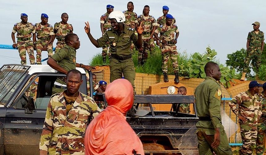 Benin’de darbe: Askerler yönetime el koydu