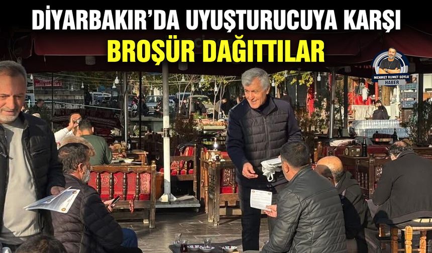 Diyarbakır’da uyuşturucuya karşı broşür dağıttılar