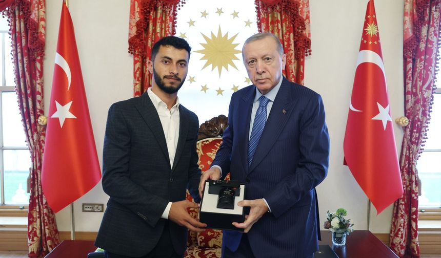 Erdoğan, Oscar ödüllü Filistinli yönetmeni kabul etti