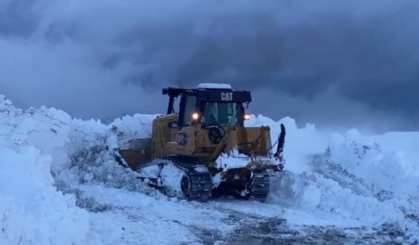 Şırnak'ta kar kalınlığı 1 metreyi geçti