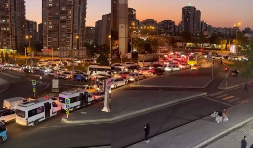 Diyarbakır’da akşam trafiği kilitlendi: Vatandaş, 2.5 saatte evine ulaşabildi!