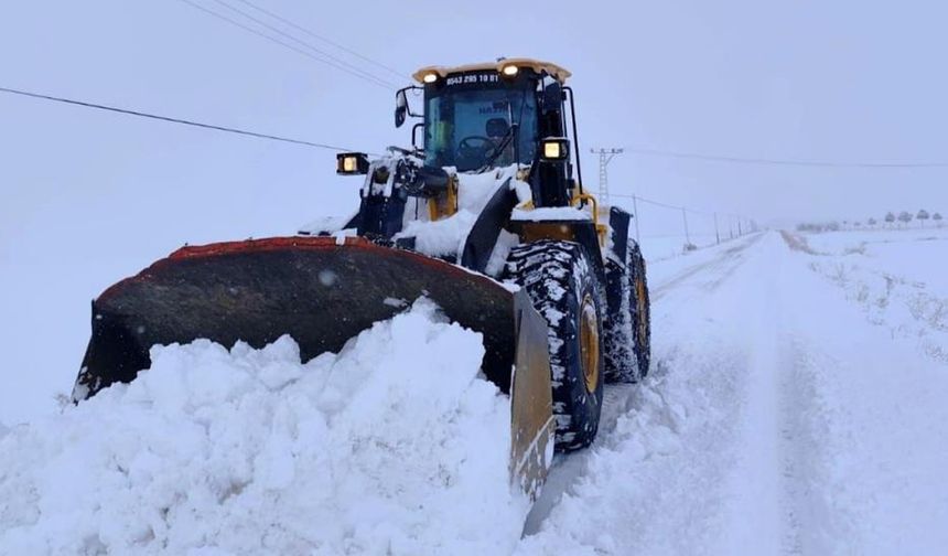 Van'da 389 yerleşim yerinin yolu kapalı