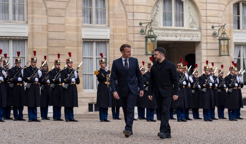 Zelenskiy, Macron ile bir araya geldi