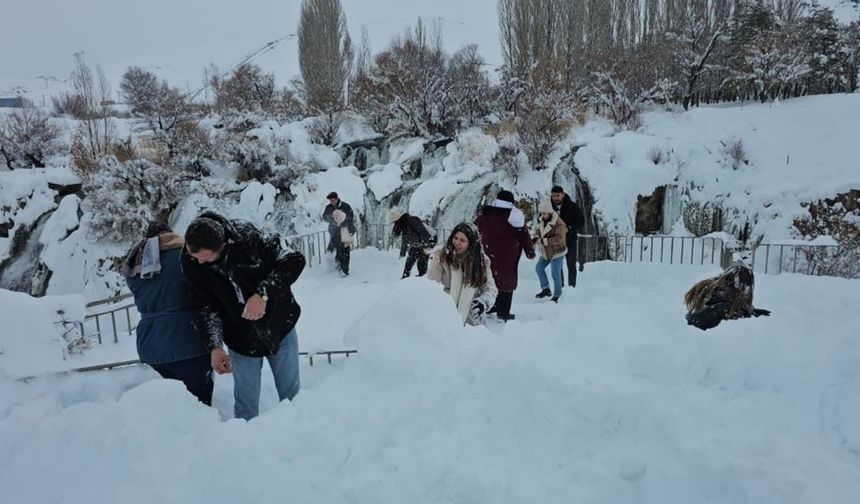 Kar esareti, Van'da fırsat turizmine dönüştü